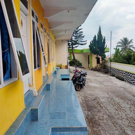 Hotel Abimanyu Bandungan Semarang Exterior photo